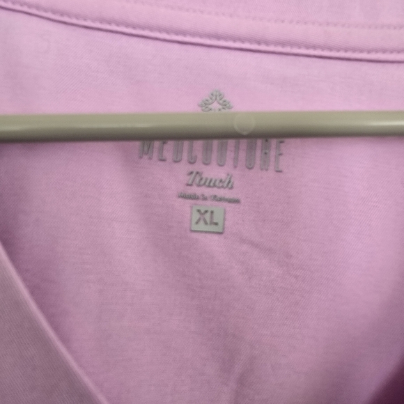MedCouture NWT Lilac V Neck Scrub Top with Stretchy Rib Knit Shoulders XL - Picture 4 of 10